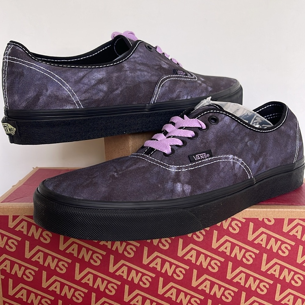 Vans WMNS Authentic
Midnight Shift Black/Black
VN0009PVBKA
Sneakers - Picture 7 of 16
